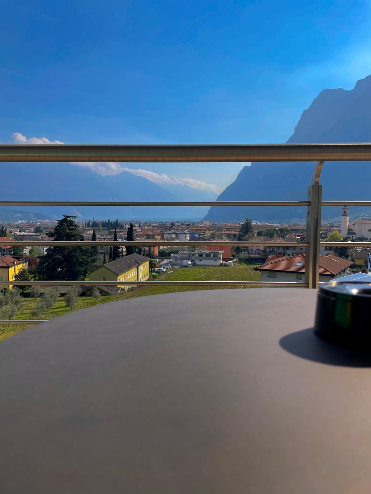 View & Chill Apartment Riva del Garda Buitenkant foto